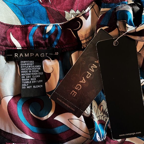 NWT Sz S Rampage Satin Floral Short Sleeve Blouse - Picture 4 of 4